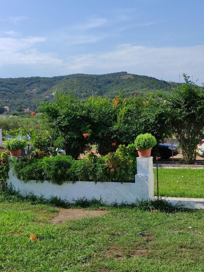 Nea Zoi Villa Moraḯtika Luaran gambar
