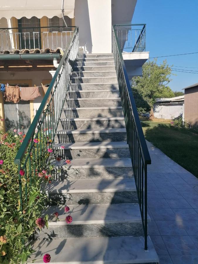 Nea Zoi Villa Moraḯtika Luaran gambar